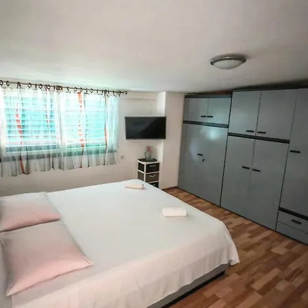 Boris Apartment